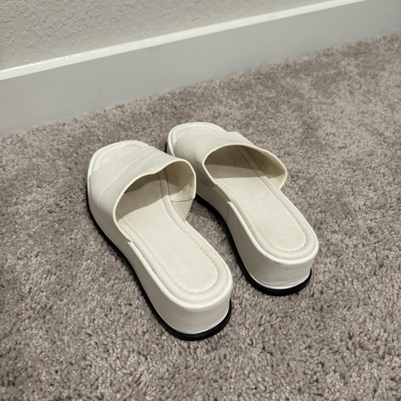 Princess Polly white platform slides - Picture 8 of 13